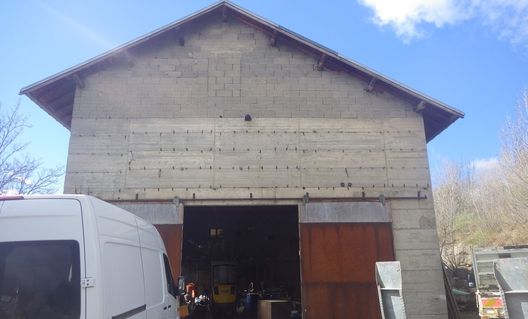 LOCAUX PROFESSIONNELS à CHÂTEAUROUX-LES-ALPES