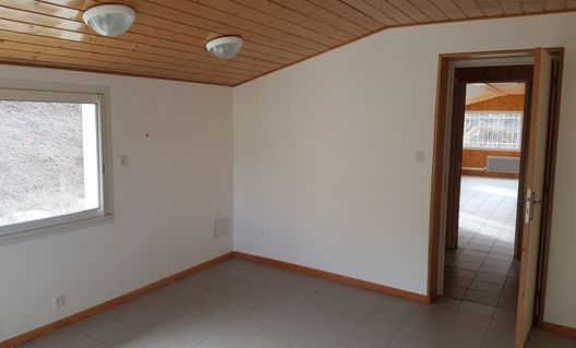 Local 56 m2 - Saint Laurent du Cros