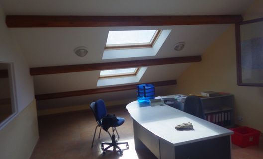 LOCAUX PROFESSIONNELS à CHÂTEAUROUX-LES-ALPES