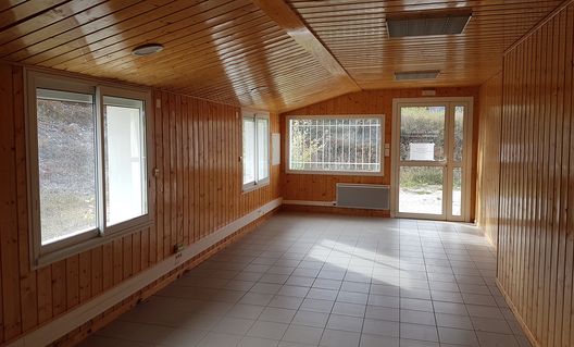 Local 56 m2 - Saint Laurent du Cros